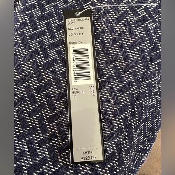 Tahari Arthur S Levine ladies size 12 NWT sleeveless dress - Picture 7 of 7